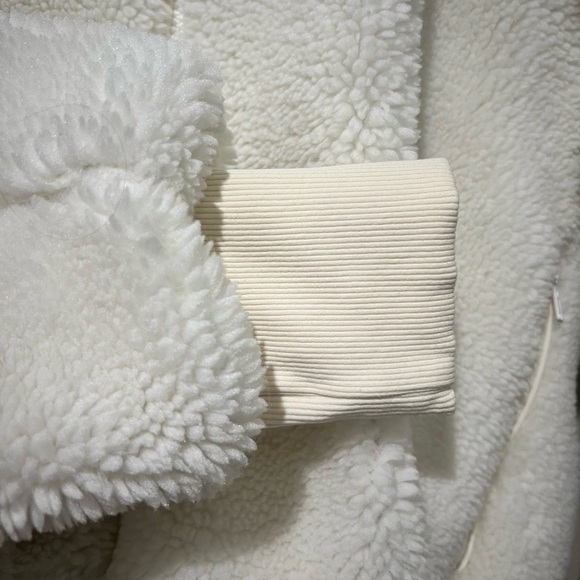 ALO Yoga White Teddy Jacket - Picture 7 of 8